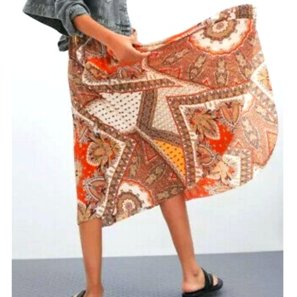 SALE 🎉 ZARA Pleaded Skirt - Picture 3 of 9